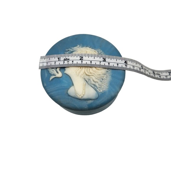 Vintage Blue Soapstone Trinket Box DESIGN GIFTS Woman's Face & a Dove Made n USA - Picture 6 of 7